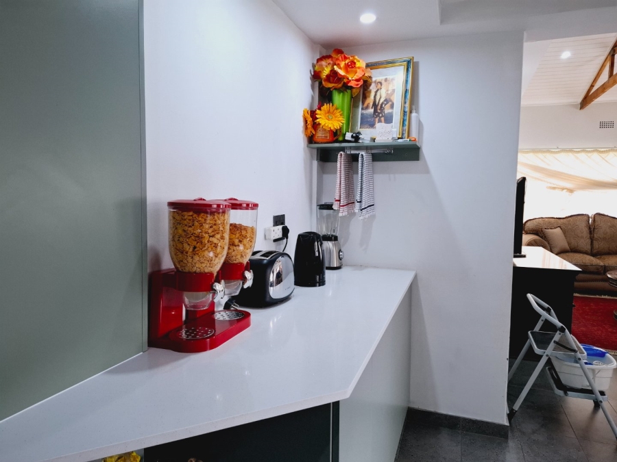 4 Bedroom Property for Sale in Generaal De Wet Free State